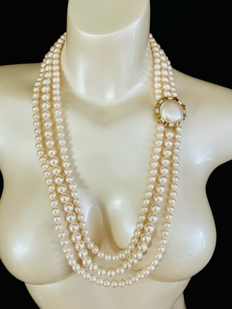Vtg Victoria Signed Triple-Strand Cream Pearl Opera Necklace Gold Bling Accent 38$